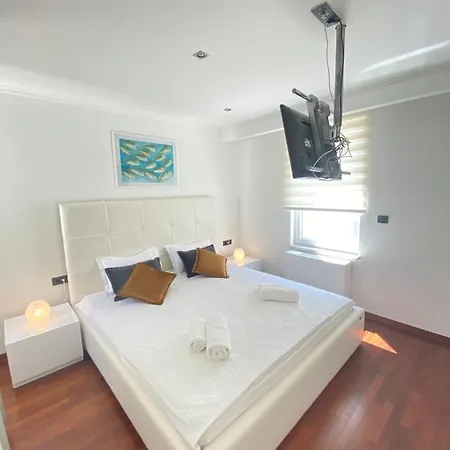 Apartament Santorini Krk With Private Pool