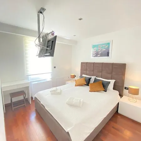 Santorini Krk With Private Pool 奈维斯