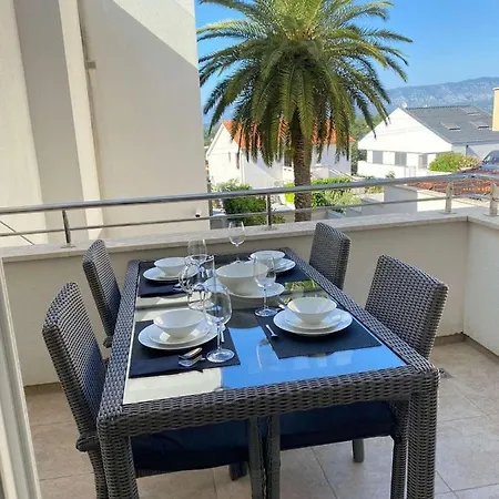 Santorini Krk With Private Pool Appartement
